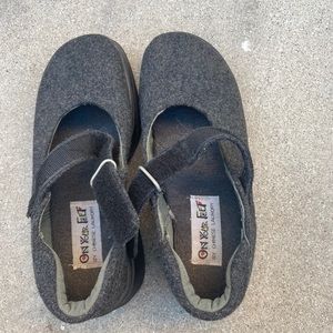 On Your Feet by Chinese Laundry Size 5.5